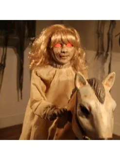 Automate Poupée Fantôme Sur Cheval à Bascule -Smiffys Soldes Boutique automate poupee fantome sur cheval a bascule 3